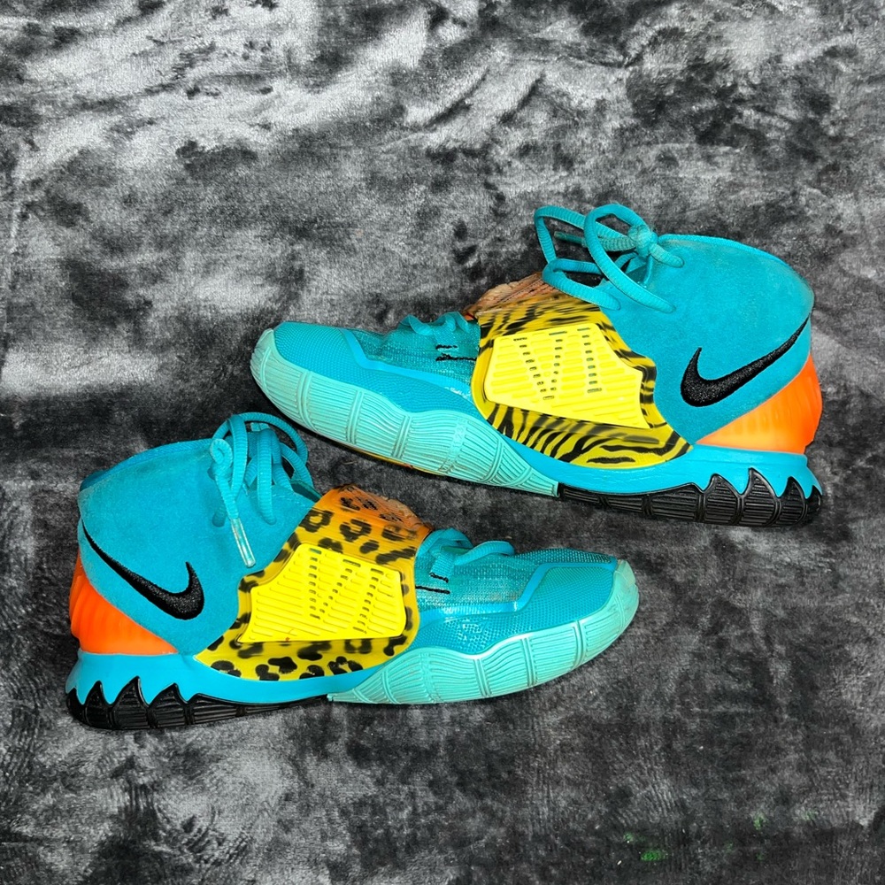 Nike Kids Turquoise, Yellow & Orange Animal-Print Sneakers - Picture 1 of 6